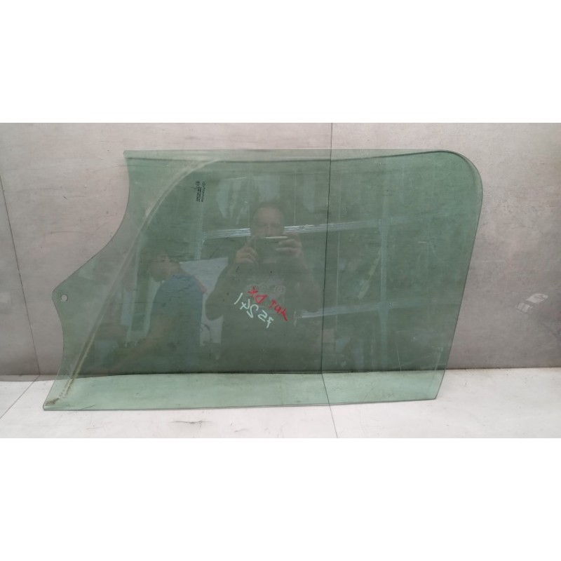 NISSAN Van GLASS DRONT DOOR RIGHT  NISSAN Van NV400 2011> used