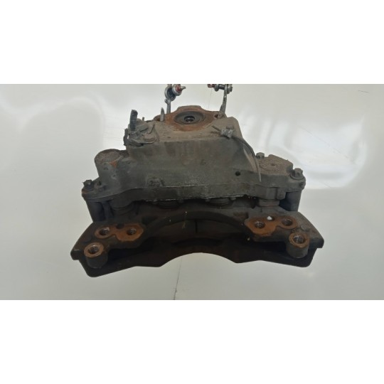 PINZA ANTERIORE SINISTRA RENAULT truck Premium 2005>2013 usato