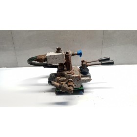 DISTRIBUTORE IDRAULICO . ....