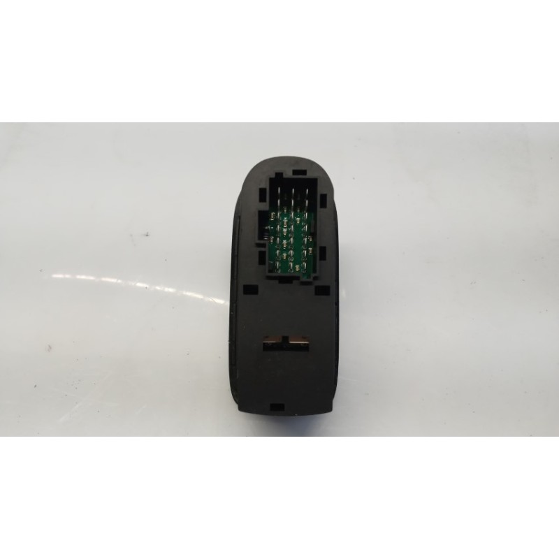 DAF INTERRUTTORI E PULSANTI ALZAVETRI DAF CF euro 6 usato