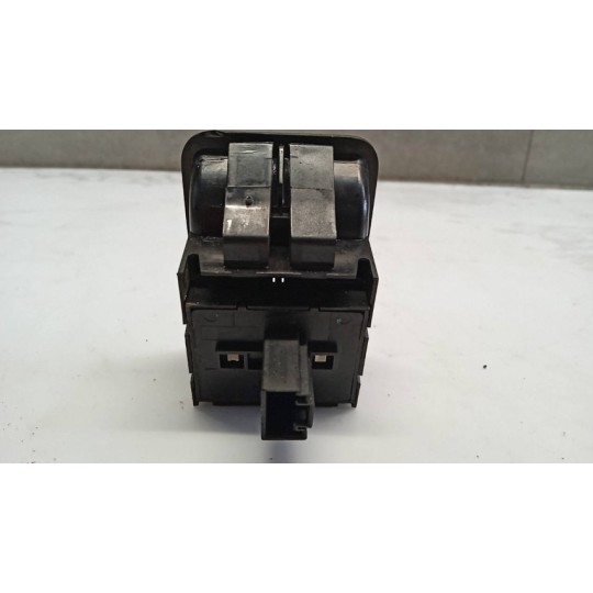 INTERRUTTORI E PULSANTI ALZAVETRI VOLKSWAGEN van Caddy 2010>2015 usato