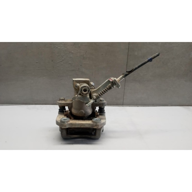 SUZUKI PINZA POSTERIORE SINISTRA SUZUKI Vitara 2020> usato