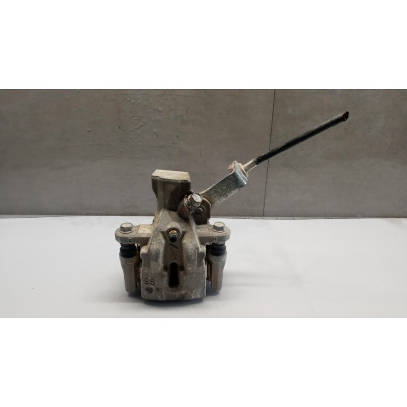 SUZUKI PINZA POSTERIORE DESTRA SUZUKI Vitara 2020> usato