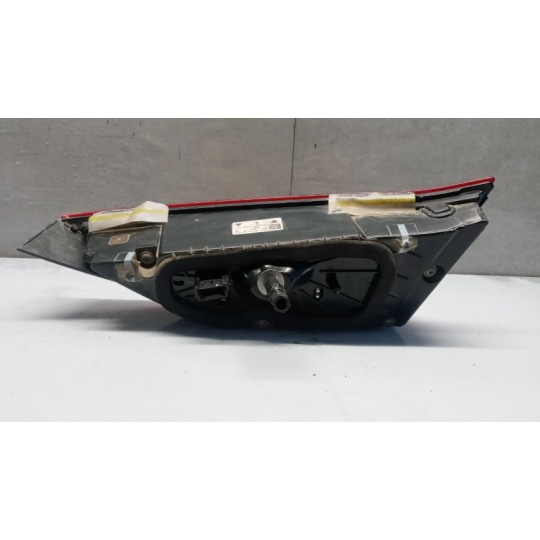 FARO POST INTERNO LED SINISTRO BMW Serie 1 (F40) 2019> usato