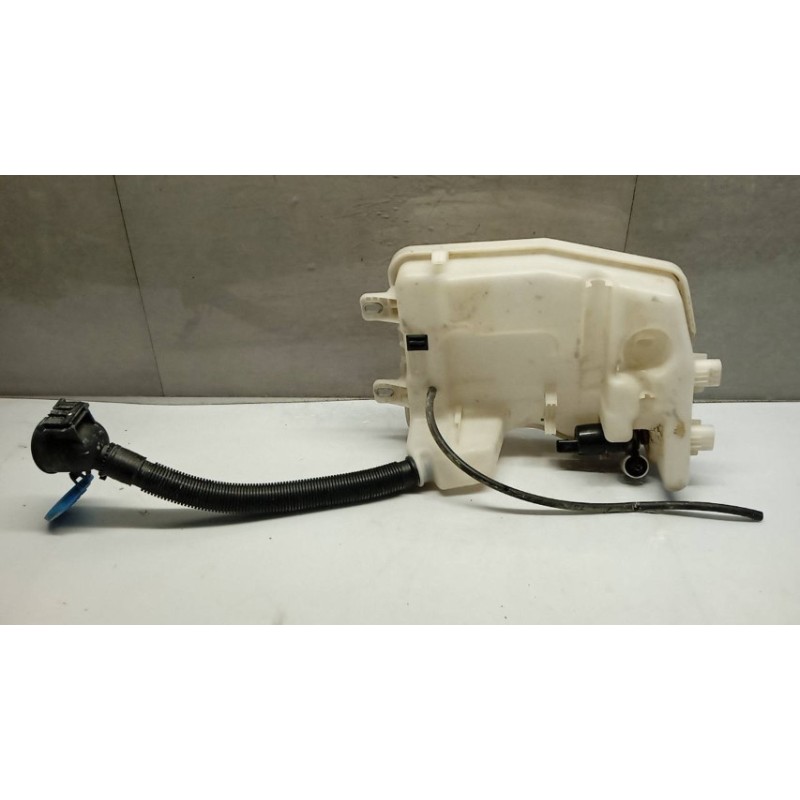 BMW VASCHETTA ACQUA TERGI PARABREZZA BMW Serie X1 (F48) 2015>2019 usato