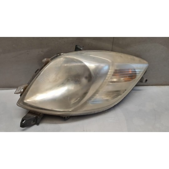 RIGHT HEADLIGHT TOYOTA Yaris 2005>2008 used