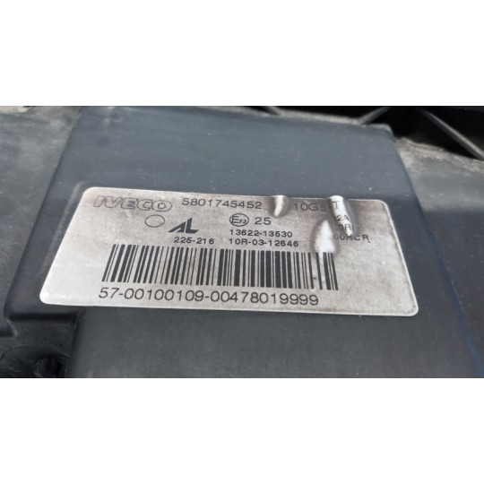 FARO ANT LED DESTRO IVECO Stralis 2013> usato