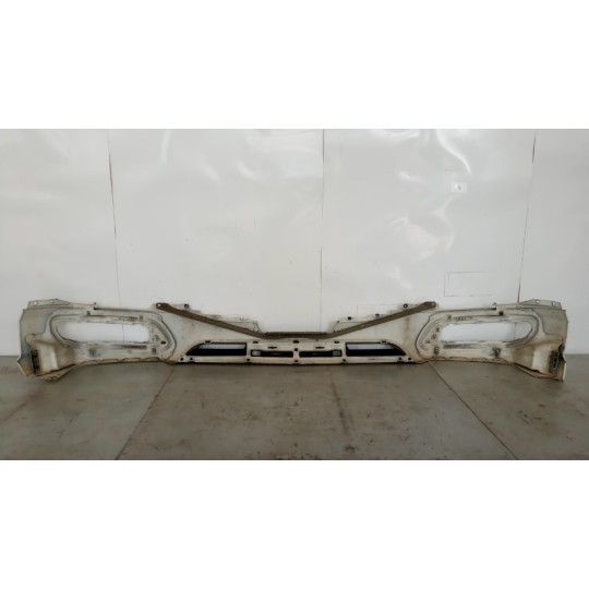 PARAURTI ANTERIORE DAF XF106 usato