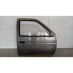 RIGHT FRONT DOOR  NISSAN...