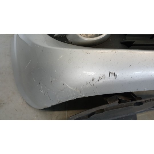 PARAURTI ANTERIORE RENAULT Scenic 2006>2009 usato