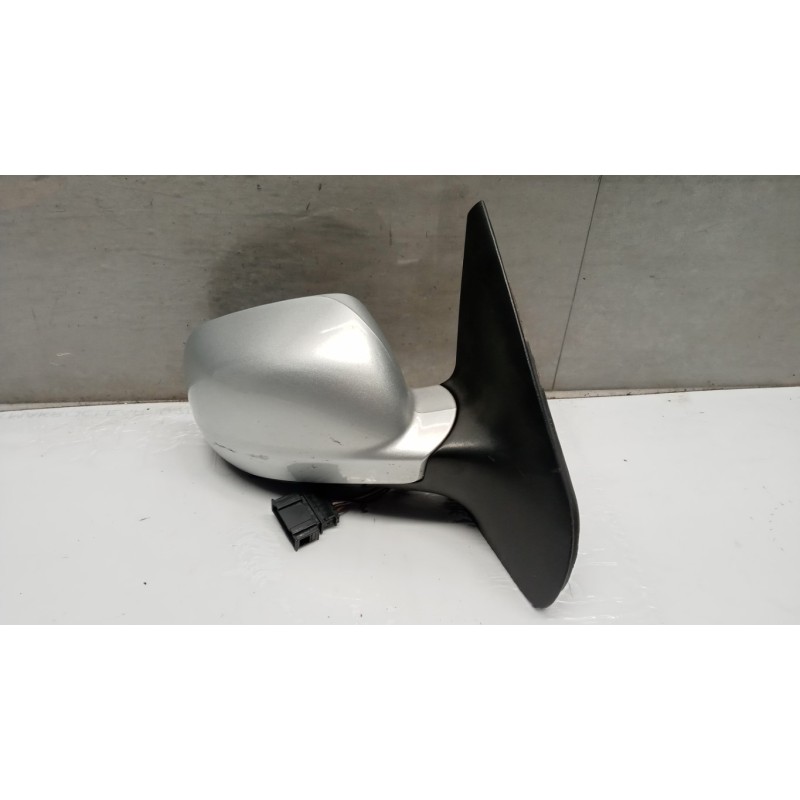 VOLKSWAGEN REARVIEW RIGHT  VOLKSWAGEN Bora 1998> used