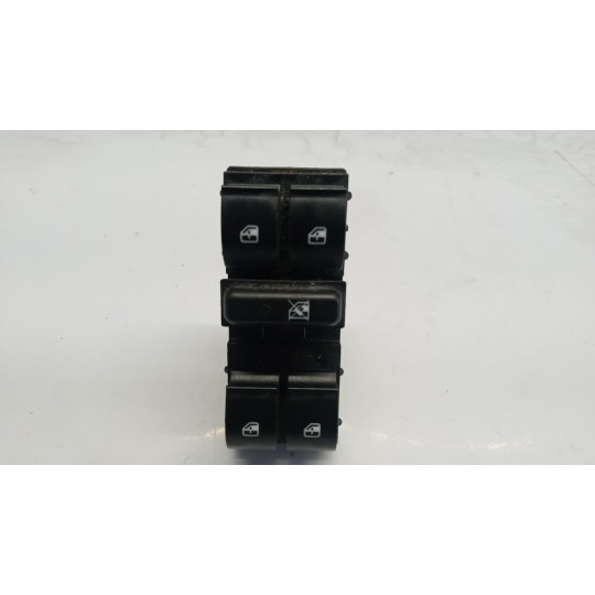 INTERRUTTORI E PULSANTI ALZAVETRI FIAT F.500L 2012> usato