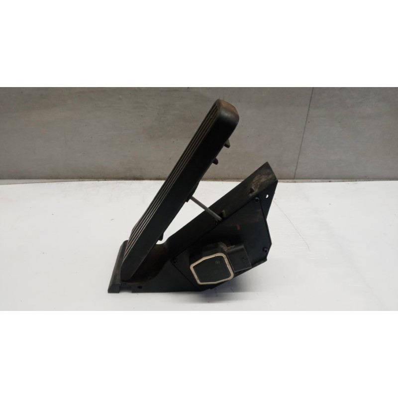 MERCEDES-BENZ ELETRONIC THROTTLE PEDAL  MERCEDES-BENZ Classe C (W204) 2011>2015 used