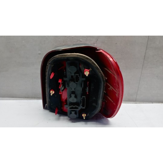 FARO POSTERIORE ESTERNO SINISTRO VOLKSWAGEN Polo 1999>2001 usato