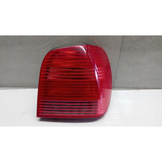 FARO POSTERIORE ESTERNO DESTRO VOLKSWAGEN Polo 1999>2001 usato