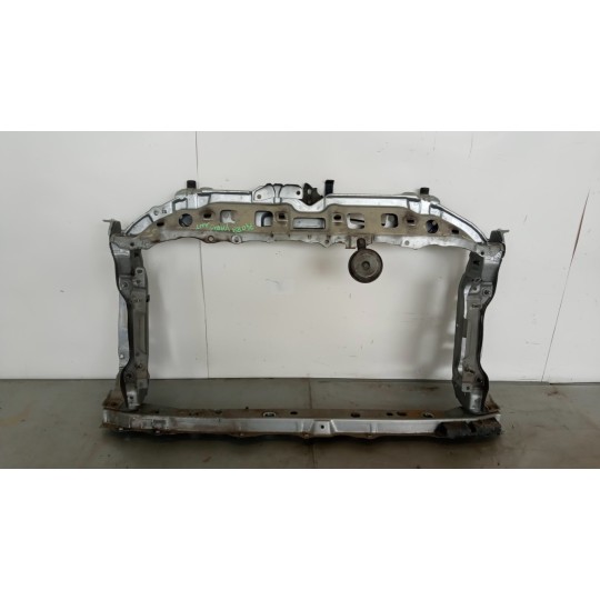 RIVESTIMENTO ANTERIORE COMPLETO TOYOTA Yaris 2005>2008 usato