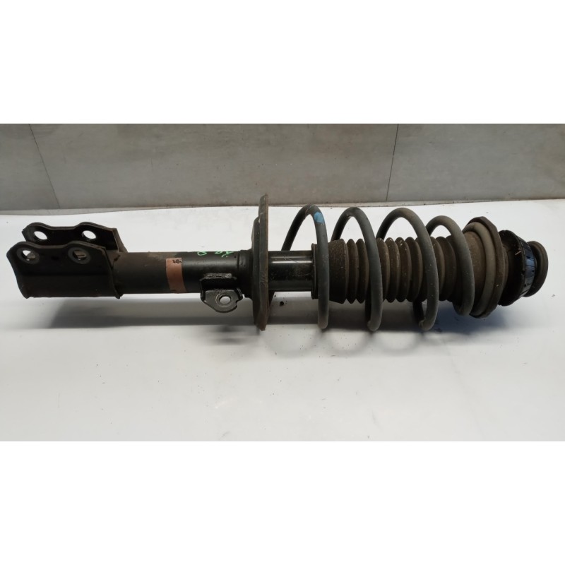 TOYOTA RIGHT FRONT SHOCK ASSORBER TOYOTA Yaris 2005>2008 used