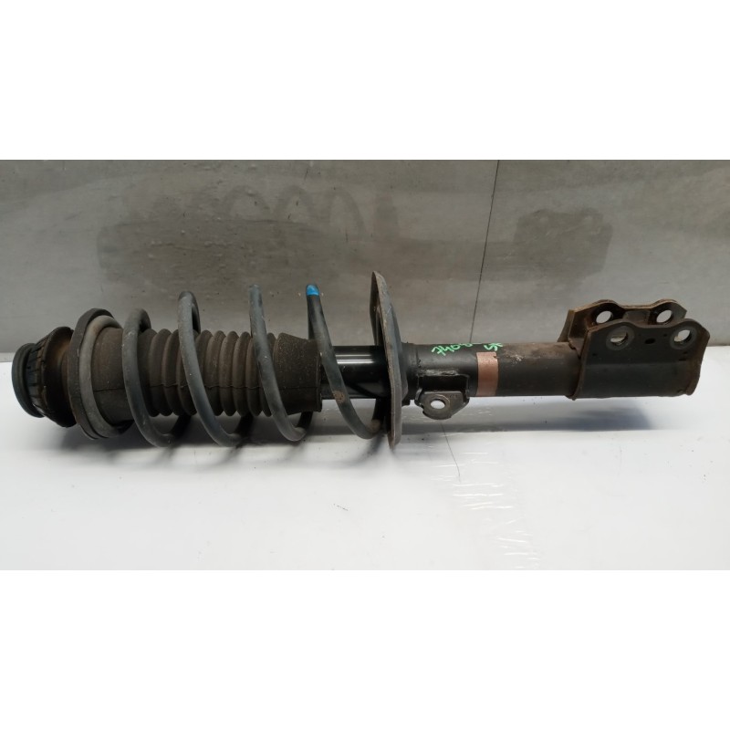 TOYOTA LEFT FRONT SCHOCK ASSORBER TOYOTA Yaris 2005>2008 used