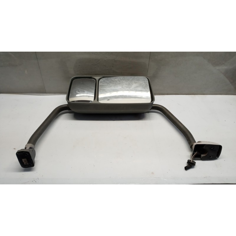 NISSAN truck RETROVISORE DESTRO NISSAN truck Atleon usato