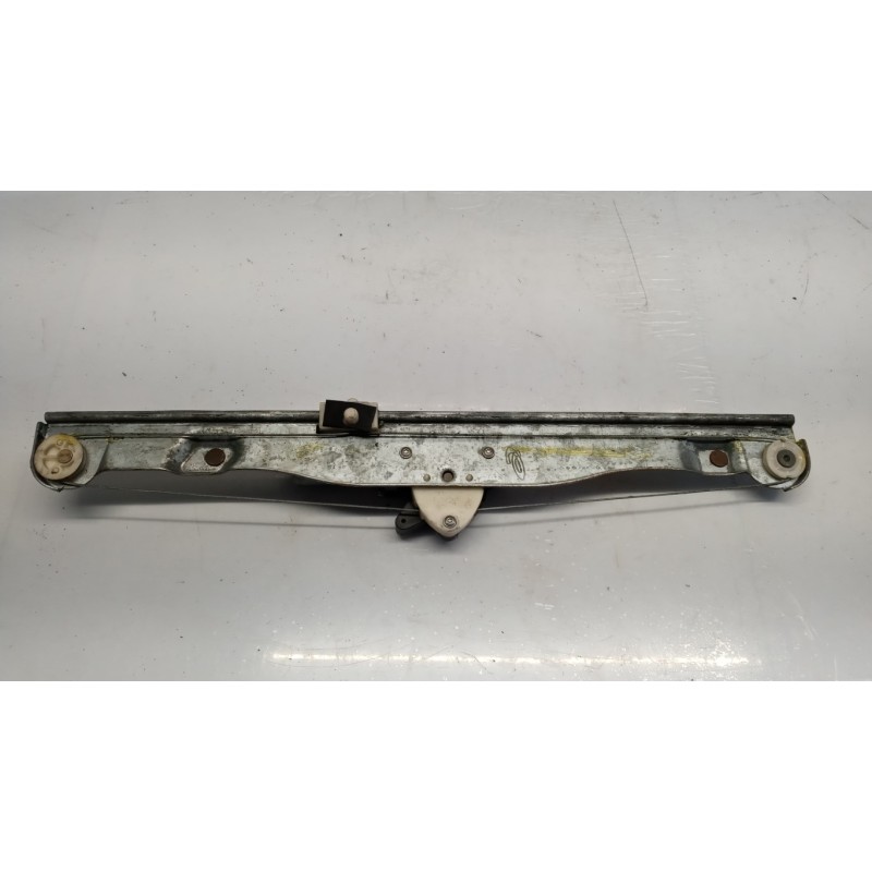 NISSAN truck ALZA VETRI ANTERIORI DESTRO NISSAN truck Atleon usato