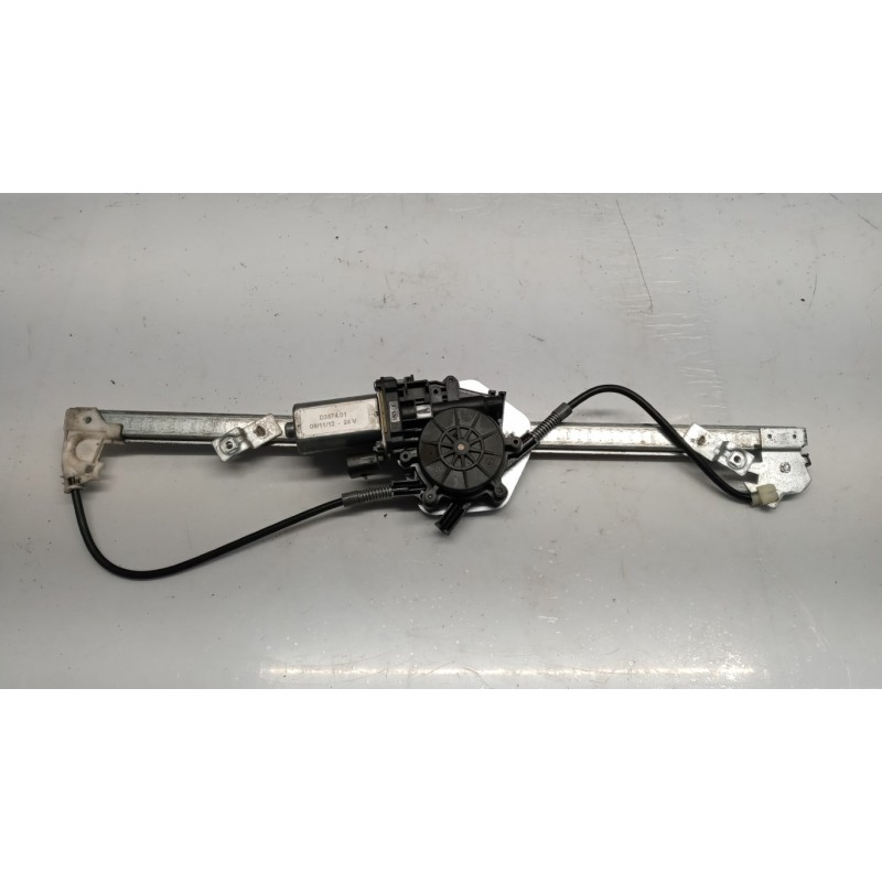 NISSAN truck FRONT LEFT POWERED WINDOWS  NISSAN truck Atleon used