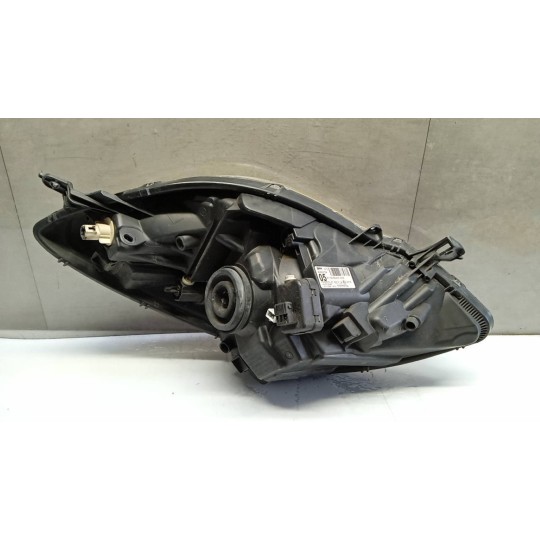 FARO ANTERIORE SINISTRO TOYOTA Yaris 2008>2011 usato