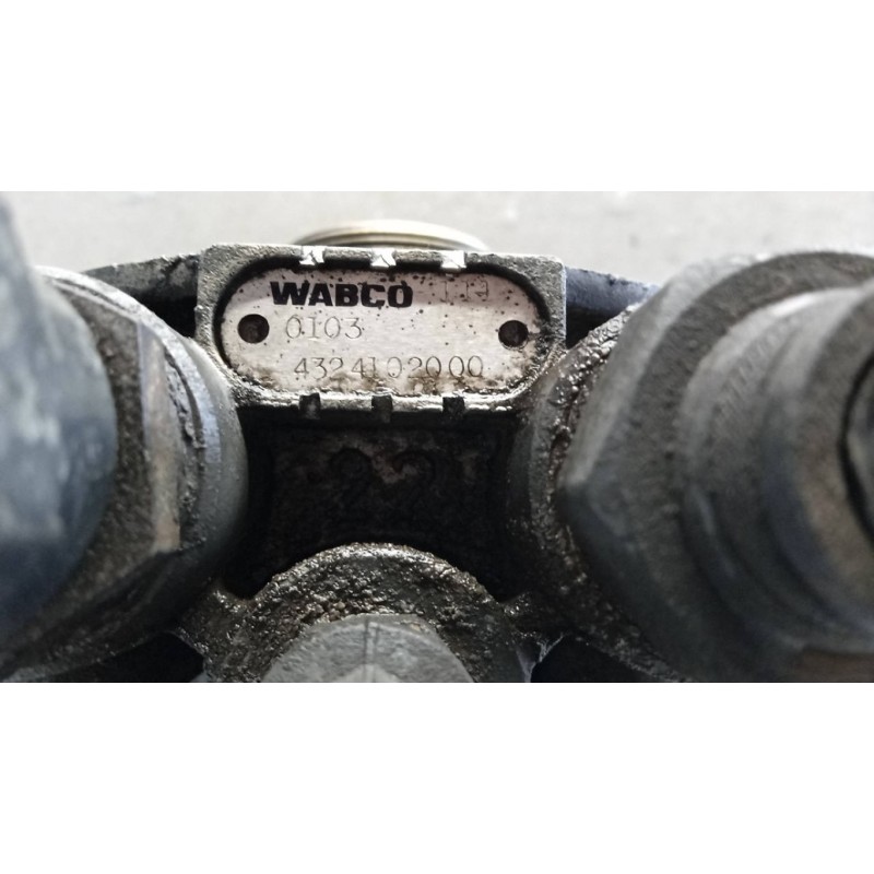 NISSAN truck DRIER BARKESYSTEM  NISSAN truck Atleon used