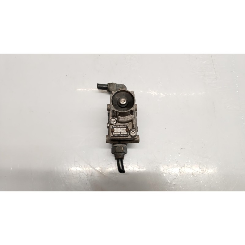 NISSAN truck VARIOUS BRAKE 2 NISSAN truck Atleon used