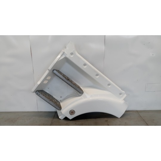 PARAFANGO ANTERIORE SINISTRO MAN TGX euro 6 usato