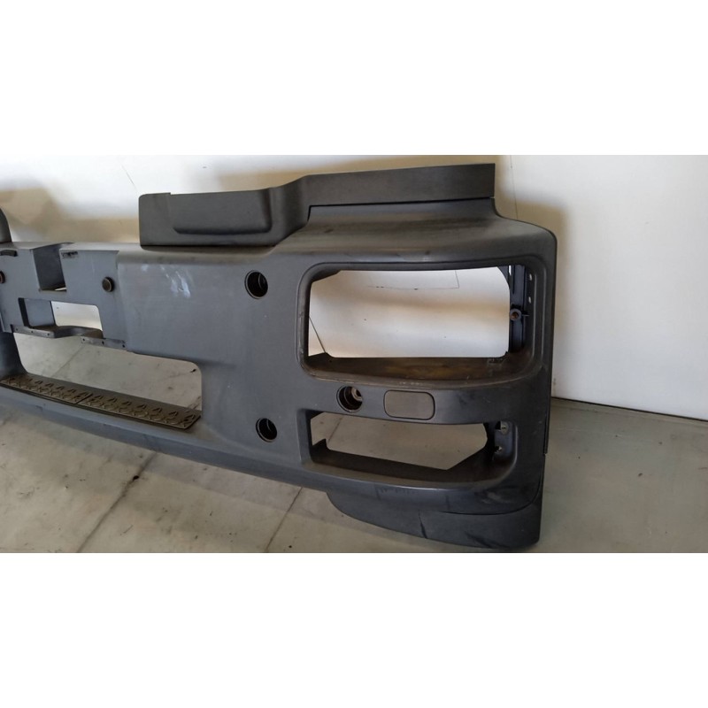 MAN PARAURTI ANTERIORE MAN TGM usato