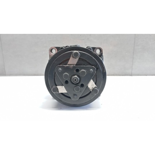 AIR CONDITIONER COMPRESSOR MAN TGM used