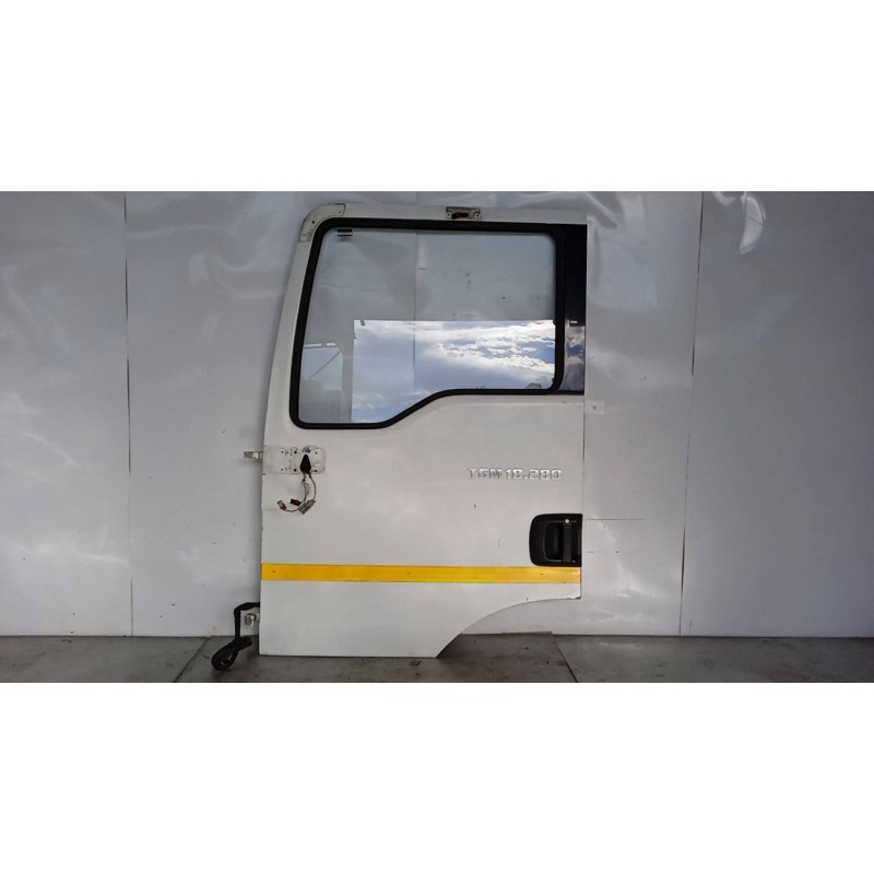 MAN LEFT FRONT DOOR MAN TGM used
