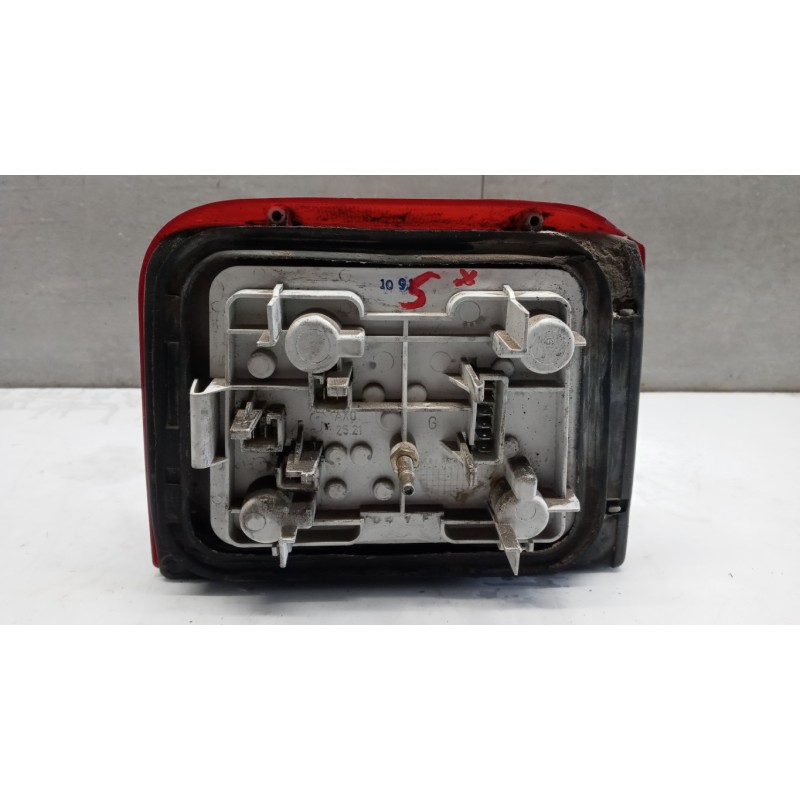 PEUGEOT FARO POSTERIORE ESTERNO SINISTRO PEUGEOT 205 1983>1996 usato