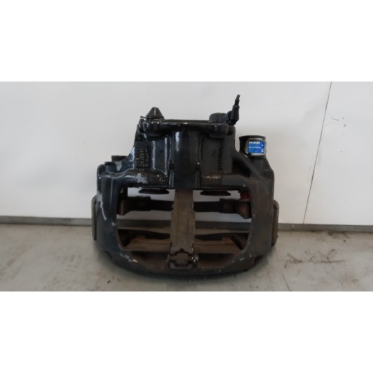 PINZA ANTERIORE DESTRA MAN TGX euro 6 usato