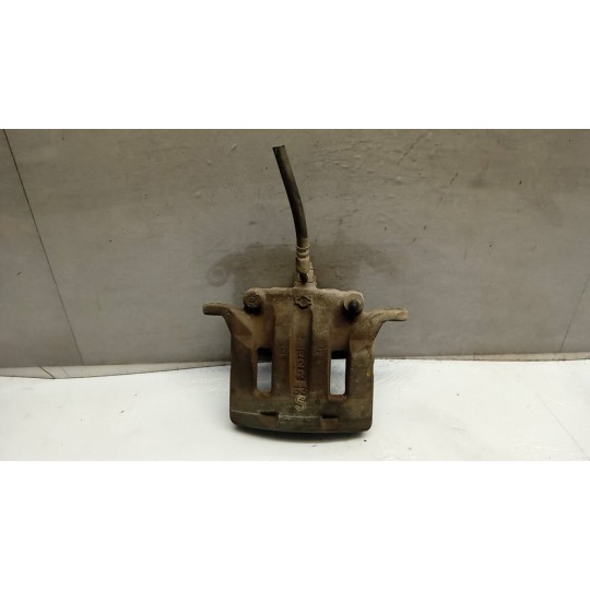 PINZA ANTERIORE DESTRA NISSAN Navarra 2002>2004 usato