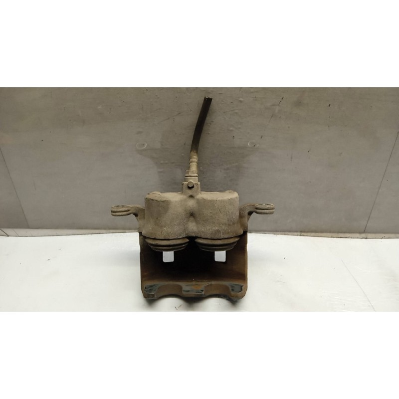 NISSAN PINZA ANTERIORE DESTRA NISSAN Navarra 2002>2004 usato