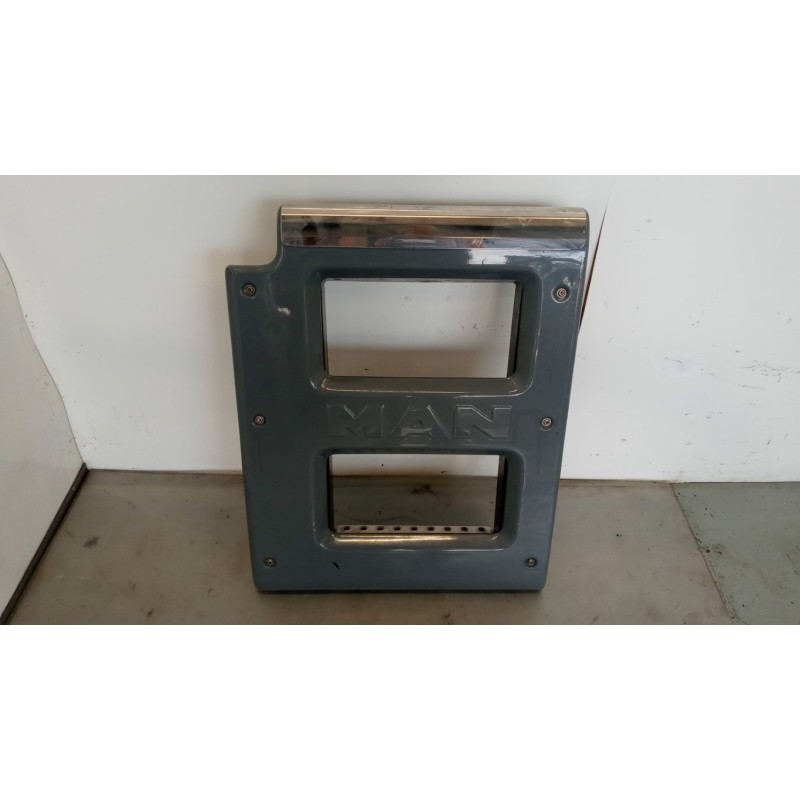 MAN PEDANA SALITA POSTERIORE MAN TGX euro 6 usato