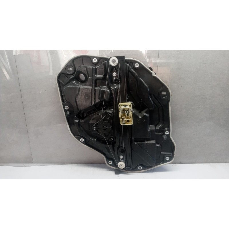 BMW BACK RIGHT POWERED WINDOWS BMW Serie 1 (F40) 2019> used