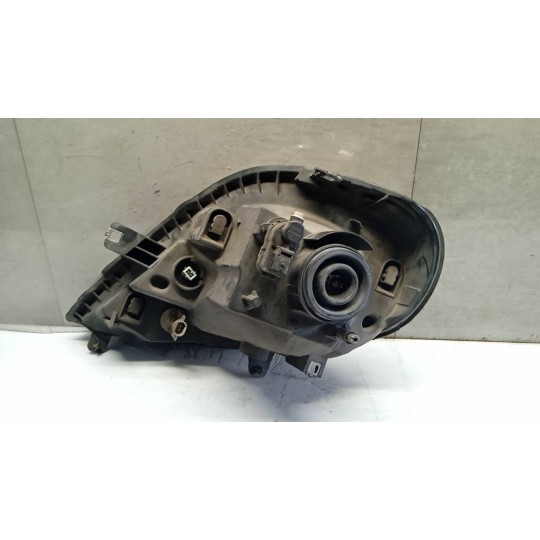 FARO ANTERIORE DESTRO OPEL van Vivaro A 2006>2014 usato