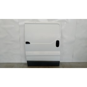 RIGHT SIDE SLIDING DOOR...