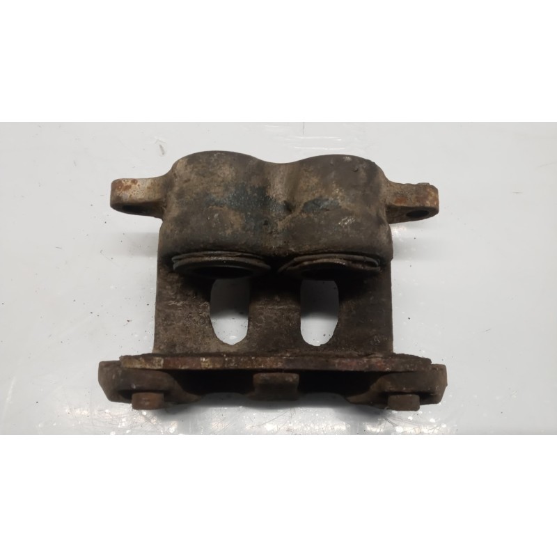 NISSAN truck PINZA ANTERIORE DESTRA NISSAN truck Eco - T usato