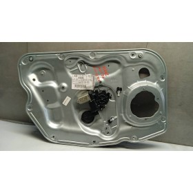 ALZA VETRI ANTERIORI...