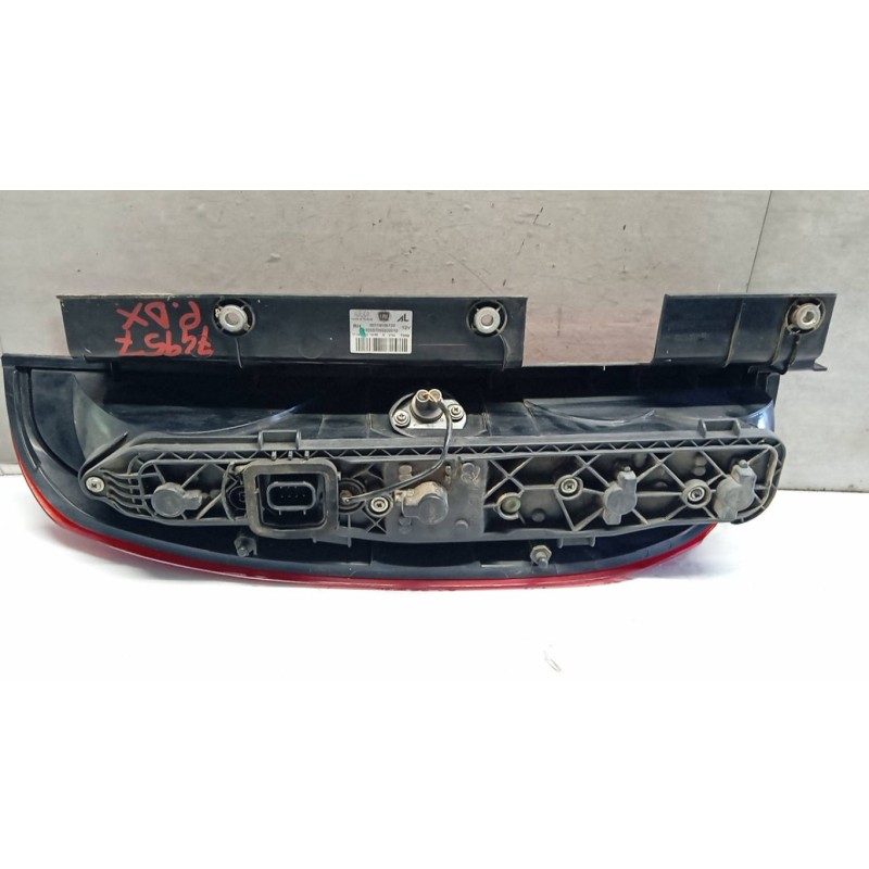 FIAT FARO POSTERIORE ESTERNO DESTRO FIAT Doblo' 2009>2014 usato