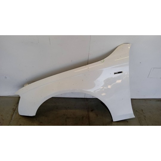 PARAFANGO ANTERIORE SINISTRO AUDI A4 2011>2015 usato