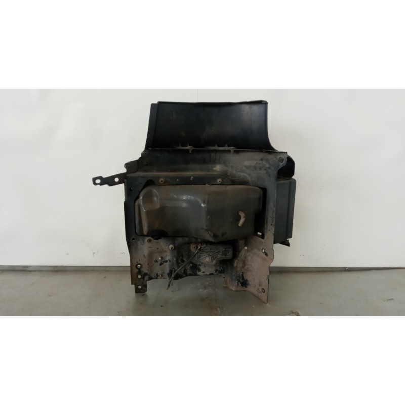 SCANIA SEDE FARI DESTRO SCANIA Serie R 2005> usato