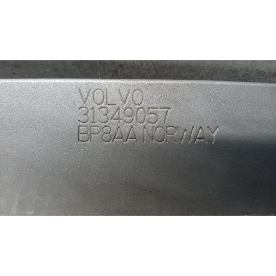 TRAVERSA ANTERIORE PARAURTO VOLVO V60 2013>2018 usato