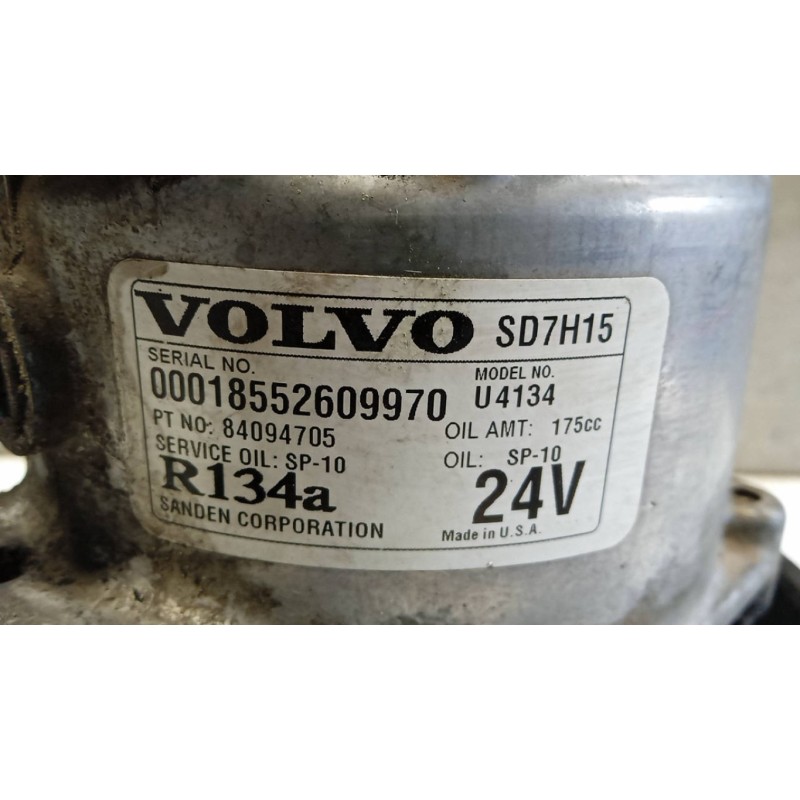 VOLVO truck AIR CONDITIONER COMPRESSOR VOLVO truck FH13 used