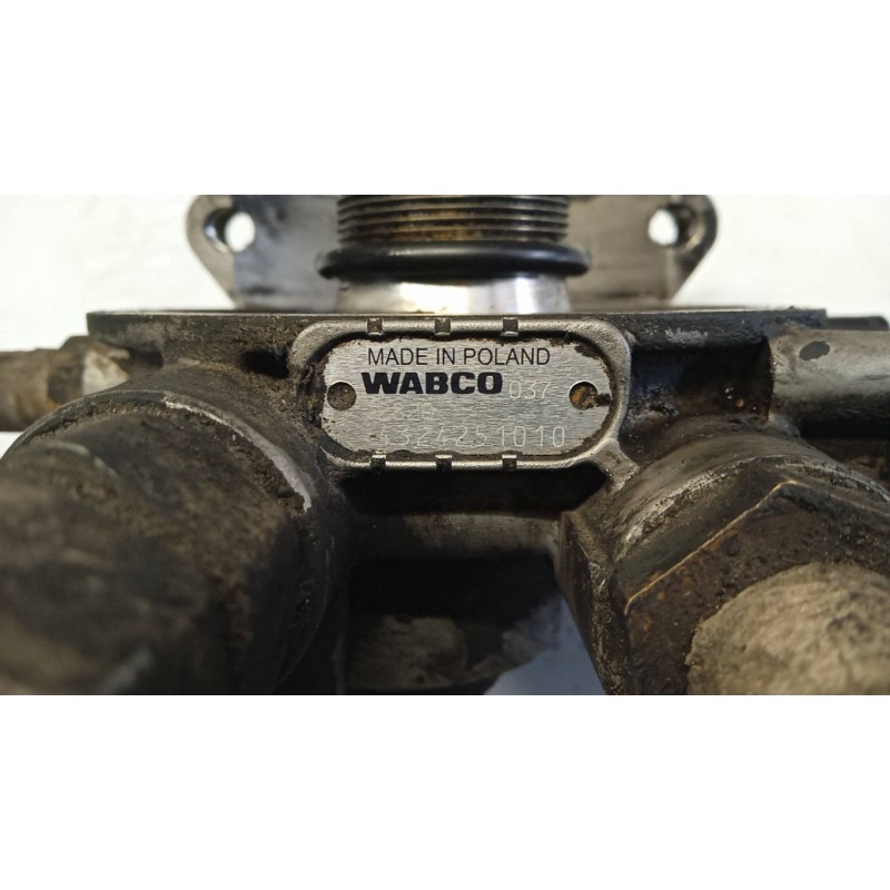 VOLVO truck DRIER BARKESYSTEM  VOLVO truck FH13 used