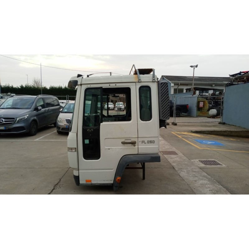 VOLVO truck CABINA VOLVO truck FL6 usato