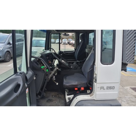 CABINA VOLVO truck FL6 usato